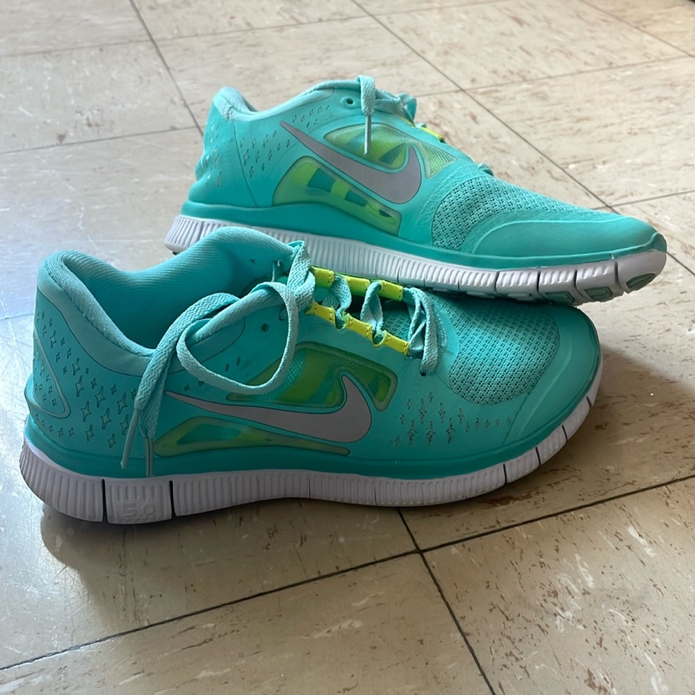 Nike aqua running sneakers. Womans Size US 8.